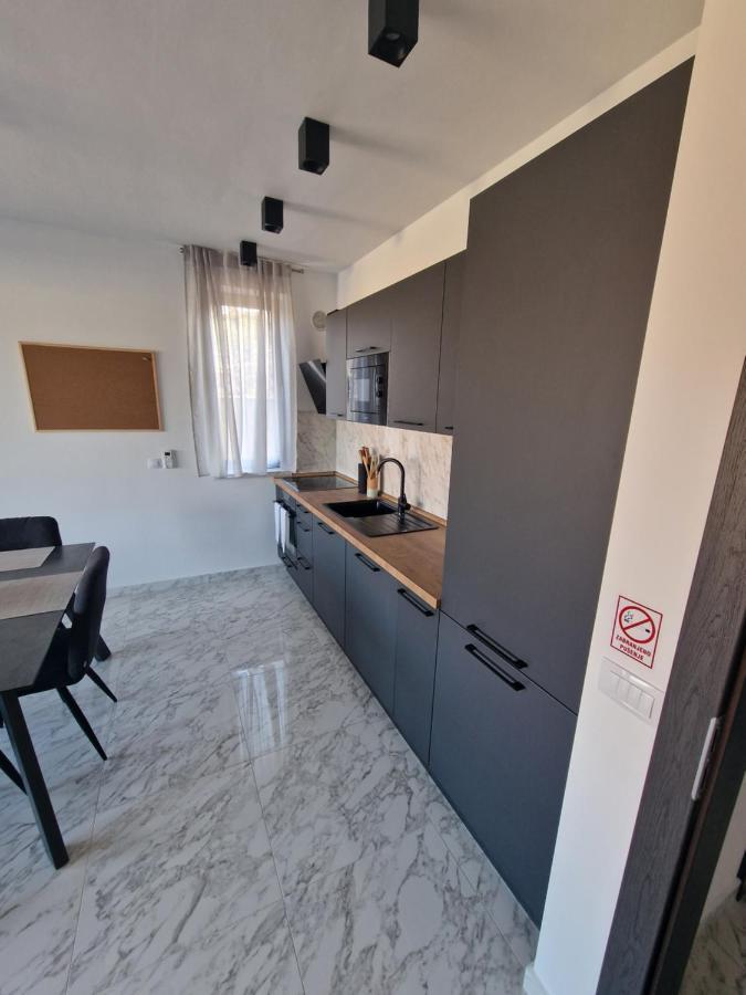 Apartments Marebella ลุมบาร์ดา ภายนอก รูปภาพ