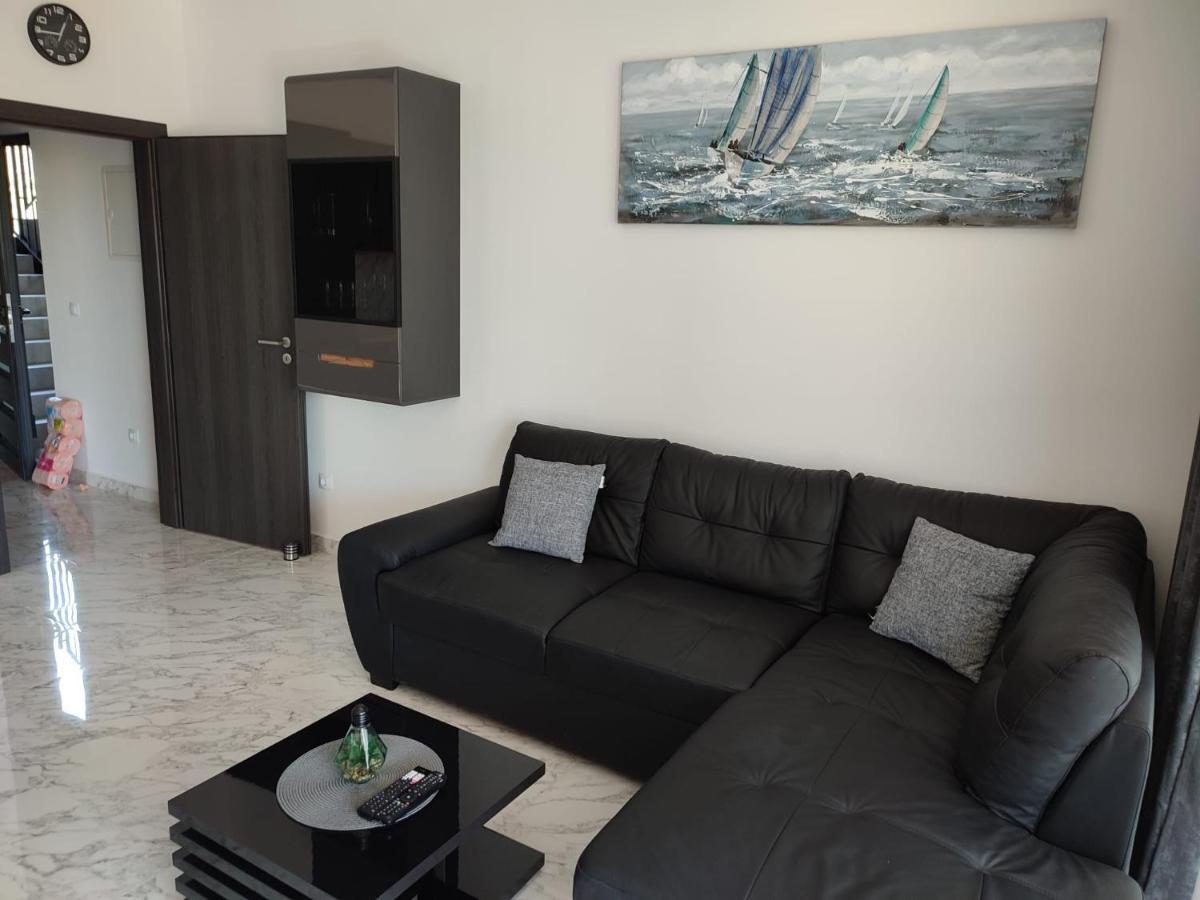 Apartments Marebella ลุมบาร์ดา ภายนอก รูปภาพ